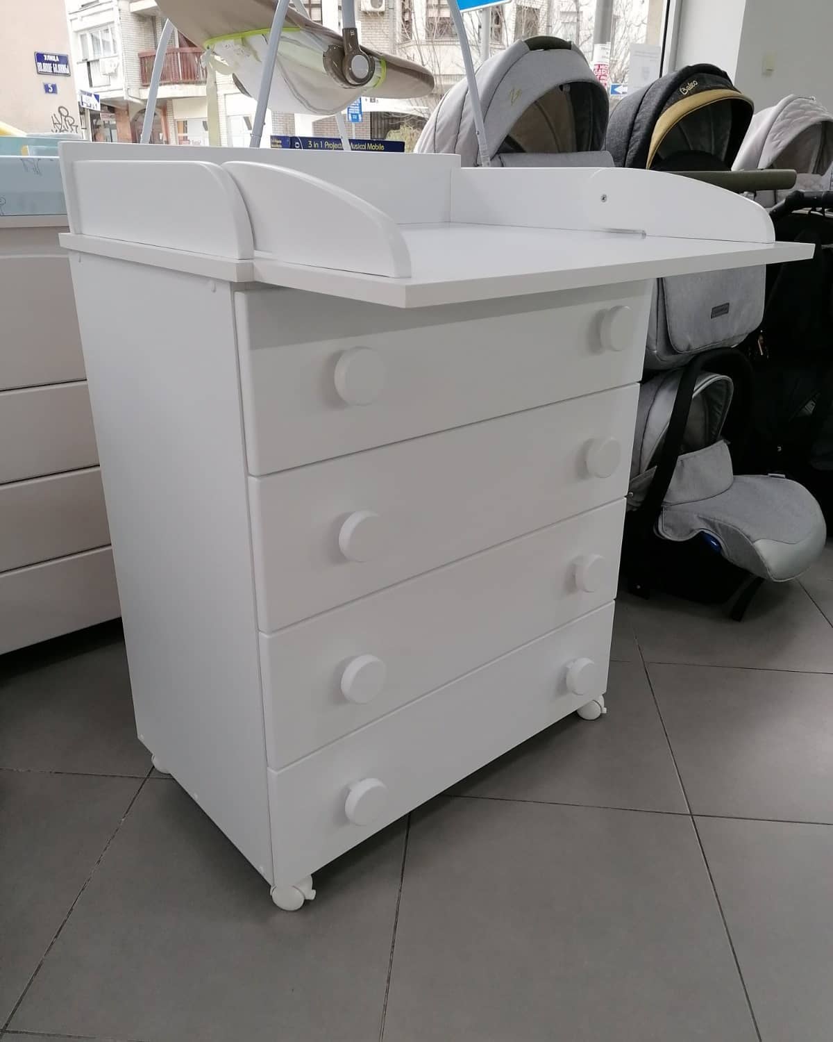 Komoda za bebe sa dodatkom Kolica za bebe, bebi oprema Bebbco